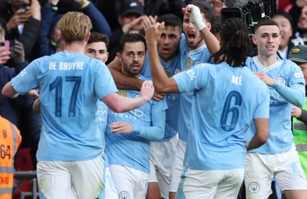 Dünyanın en iyi takımları belli oldu! 2 Türk kulübü ilk 30'da