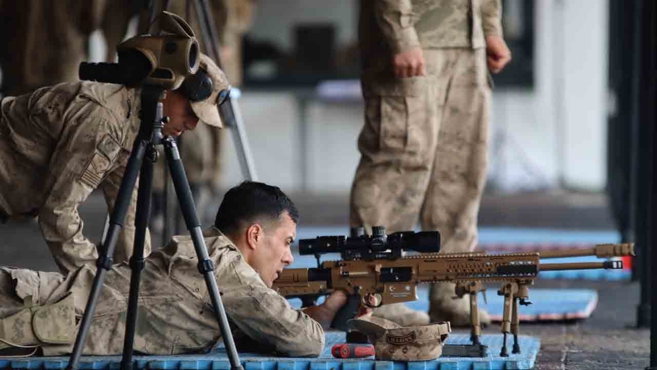Dünyanın en iyileri Foça’da: Boran-8’de hedef tam isabet! 