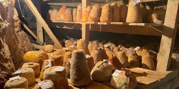 Foto - Dünyanın en lezzetli 5'i arasında! Tam 5 ay sürüyor: Mağarada özel yöntemlerle üretiliyor! 250 gramı tamı tamına bin 250 TL