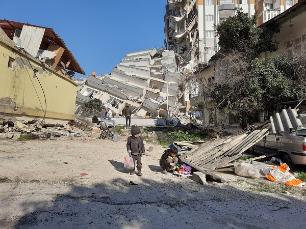 Foto - Dünyanın en masumları onlar! Bu manzara herkesi ağlattı