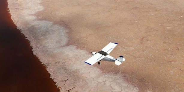 Dünyanın en ölümcül gölü Natron: Yaklaşan 'taş'a dönüyor! Teması olanlar için büyük bir tehlike! Duyanlar şaşkın