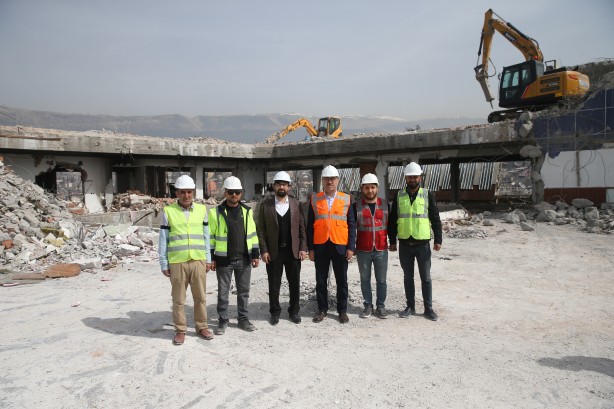 Foto - "Dünyanın en saçma binası"nın yıkımı 2 aya tamamlanacak!