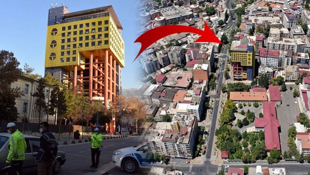 Foto - Dünyanın en saçma binasıydı! Hamurdan maketi yapıldı