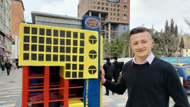 Foto - Dünyanın en saçma binasıydı! Hamurdan maketi yapıldı