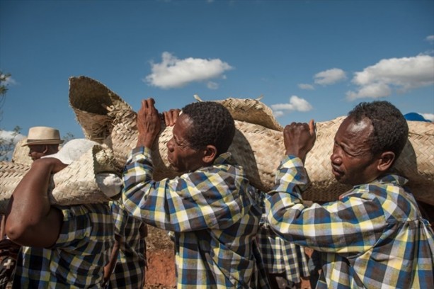 Foto - Dünyanın en sıra dışı geleneği