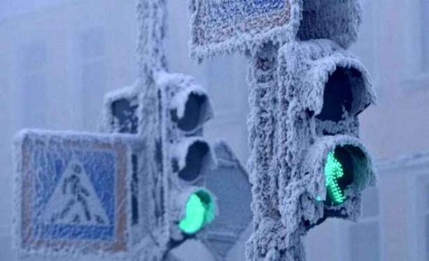 Foto - Dünyanın en soğuk köyü rekor kırdı! Nefesin buz tuttuğu yer...