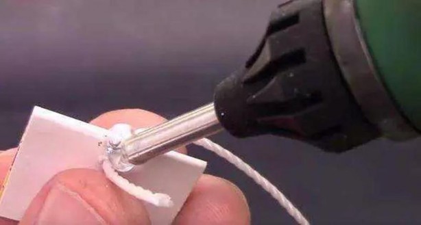 Foto - Dünyanın en 'tuhaf' güvenlik sistemi! Mandal ve pil yardımıyla bakın neler yaptı