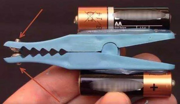 Foto - Dünyanın en 'tuhaf' güvenlik sistemi! Mandal ve pil yardımıyla bakın neler yaptı