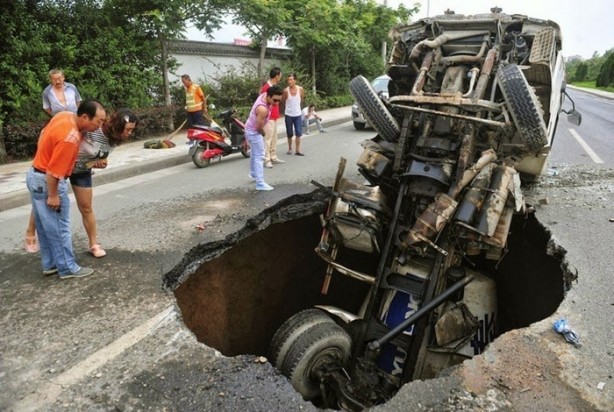 Foto - Dünyanın en tuhaf trafik kazaları