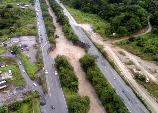Foto - Dünyanın en tuhaf trafik kazaları