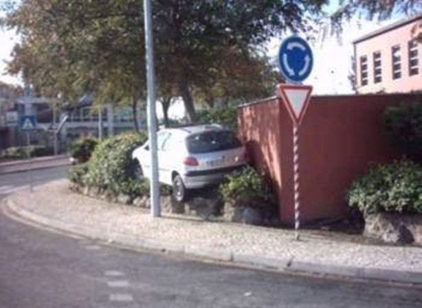 Foto - Dünyanın en tuhaf trafik kazaları