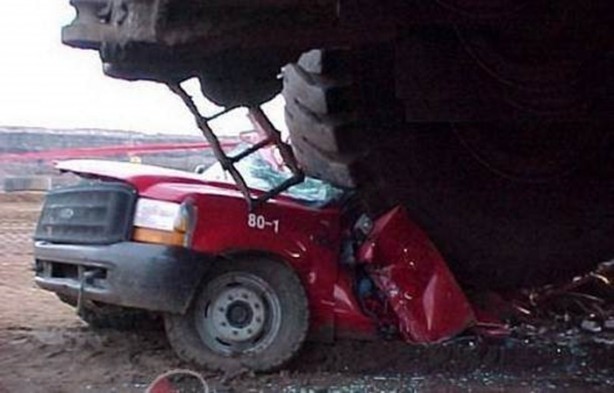 Foto - Dünyanın en tuhaf trafik kazaları