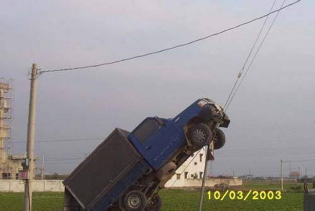 Foto - Dünyanın en tuhaf trafik kazaları