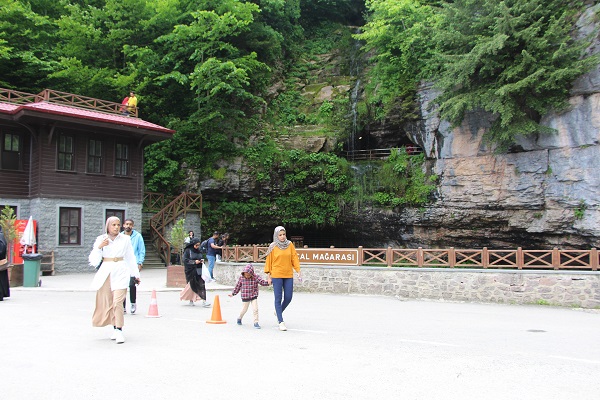 Foto - Dünyanın en uzun ikinci mağarasına turist akını