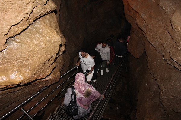 Foto - Dünyanın en uzun ikinci mağarasına turist akını