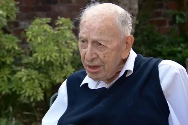 Foto - Dünyanın en yaşlı erkeği İngiliz John Tinniswood oldu! Yaşını duyan inanamadı