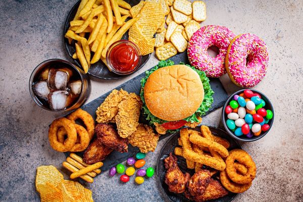 Dünyanın en zararlı 12 yiyeceği belli oldu! Düşmanınızmış gibi davranın eve sokmayın