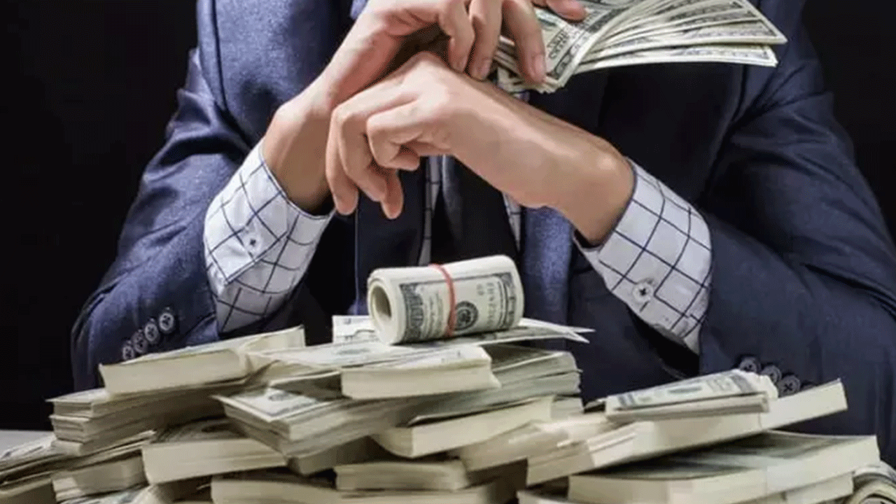 Dünyanın en zengin 10 kişisi belli oldu! Servetiyle dünya doyar!