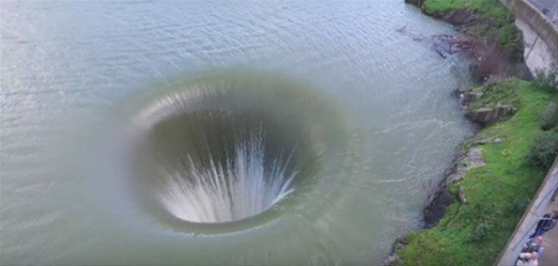 Foto - Dünyanın gizemli delikleri! İçiniz ürperecek!