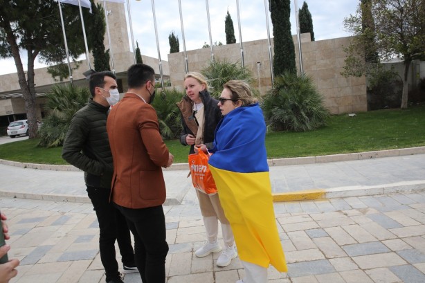 Foto - Antalya'daki tarihi zirvenin yapıldığı otelin önünde toplandılar