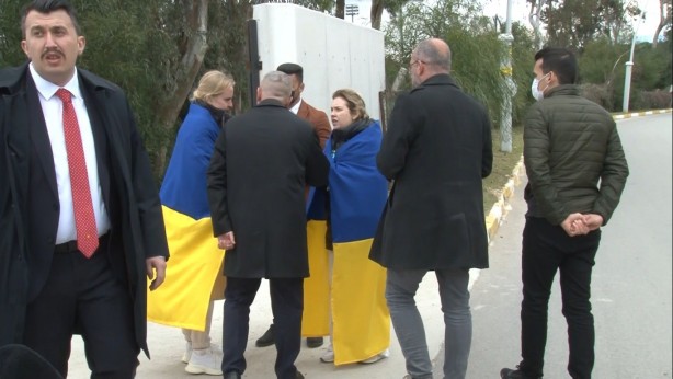 Foto - Antalya'daki tarihi zirvenin yapıldığı otelin önünde toplandılar