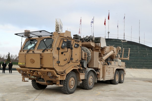 Foto - Dünyanın gözü Konya'da... Savaşlara damga vuracak! Sanayi ve Teknoloji Bakanı Mustafa Varank zırhlı tank kurtarıcısı M4K'yi kullandı