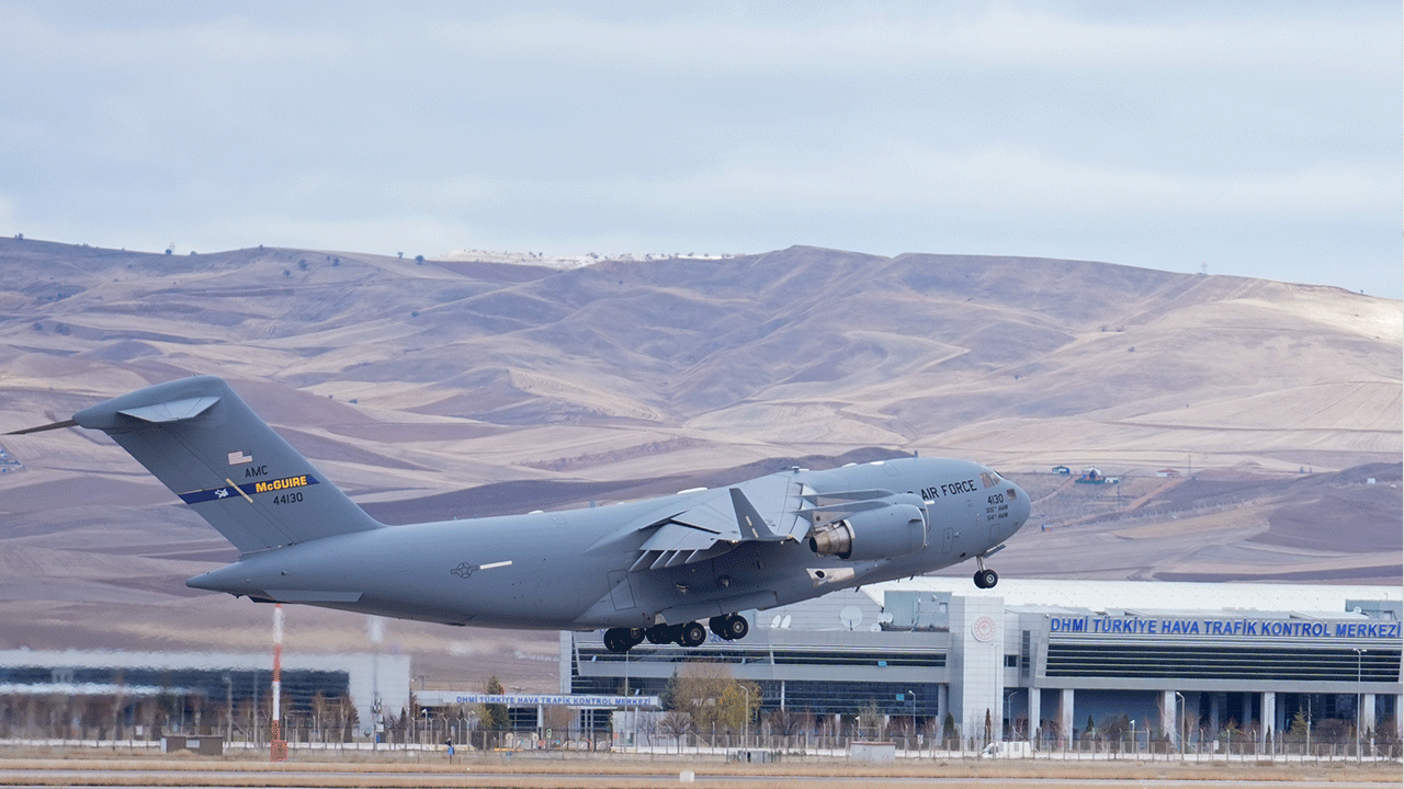 Foto - Dünyanın gözü kulağı burada! ABD uçağı Türkiye'den ayrıldı