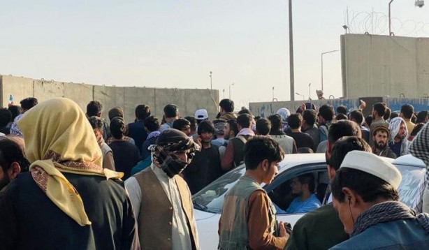 Foto - Dünyanın gözü önünde ilan etti! Artık Taliban...