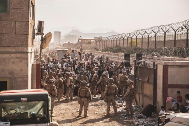 Foto - Dünyanın gözü önünde ilan etti! Artık Taliban...