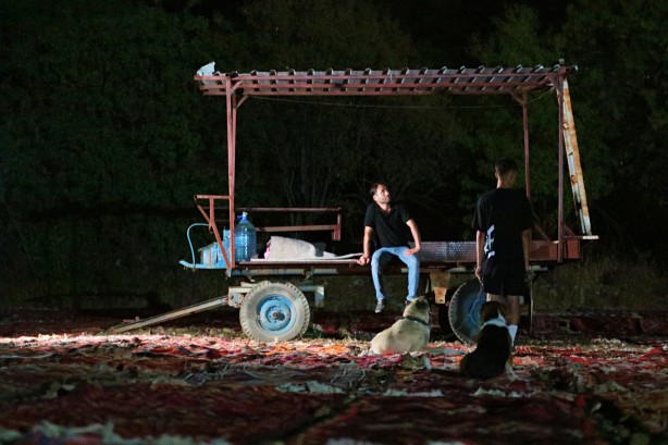 Foto - Dünyanın gözü Türkiye'deki bu tarlada! Güneş doğana kadar nöbet tutuluyor, resmen hazine var