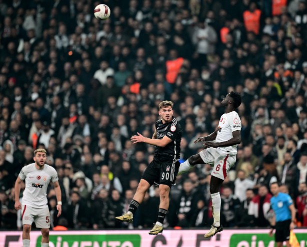 Foto - Dünyanın gözü ünlü futbolcuda... Galatasaray devreye girdi yine yeniden! Belli oldu artık...