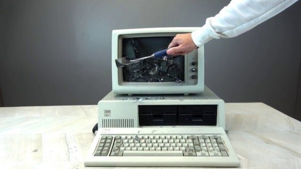 Foto - Dünyanın ilk bilgisayarının içini açtılar! İşte içinden çıkanlar...