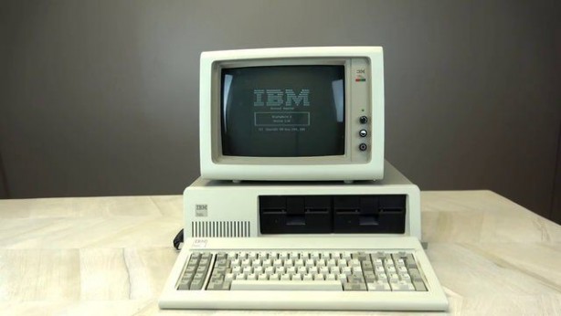 Foto - Dünyanın ilk bilgisayarının içini açtılar! İşte içinden çıkanlar...