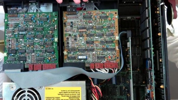 Foto - Dünyanın ilk bilgisayarının içini açtılar! İşte içinden çıkanlar...