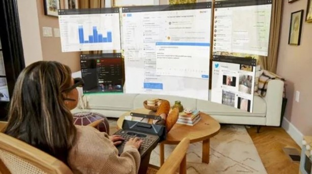 Foto - Dünyanın ilk ekransız dizüstü bilgisayarı üretildi