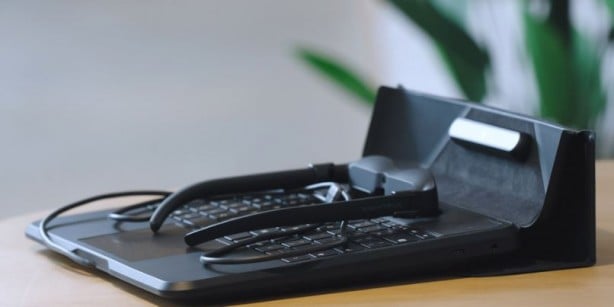 Foto - Dünyanın ilk ekransız dizüstü bilgisayarı üretildi