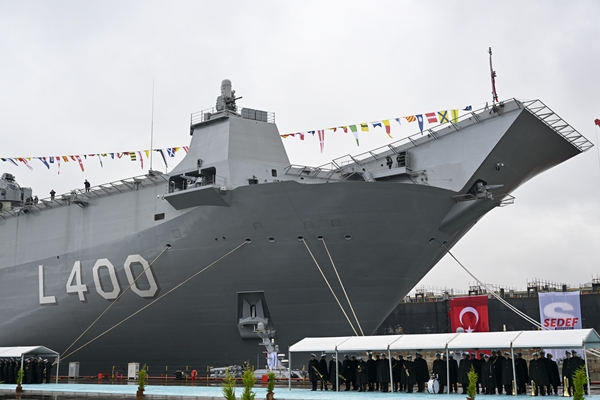 Foto - Dünyanın ilk SİHA gemisi olacak! Hizmete girdi