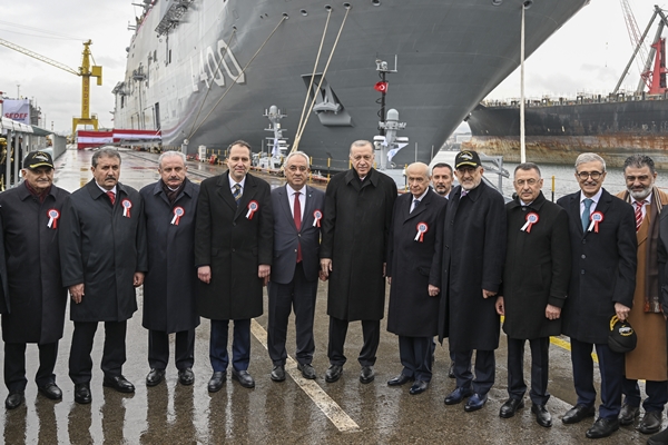 Foto - Dünyanın ilk SİHA gemisi olacak! Hizmete girdi