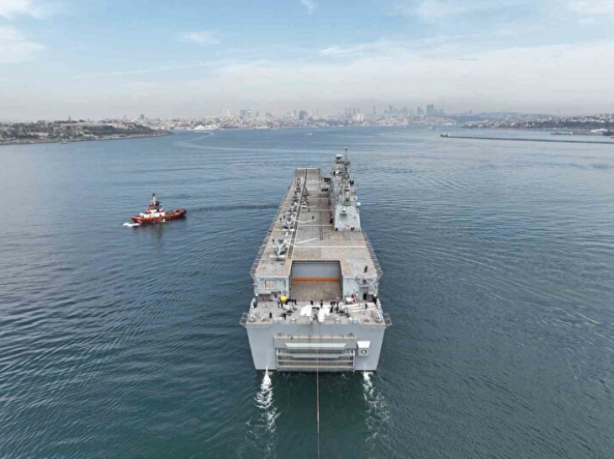 Foto - Dünyanın ilk SİHA gemisi TCG Anadolu Sarayburnu’nda