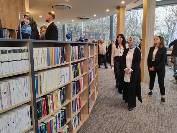 Foto - Dünya'nın ilk yalı kütüphanesi hizmete açıldı