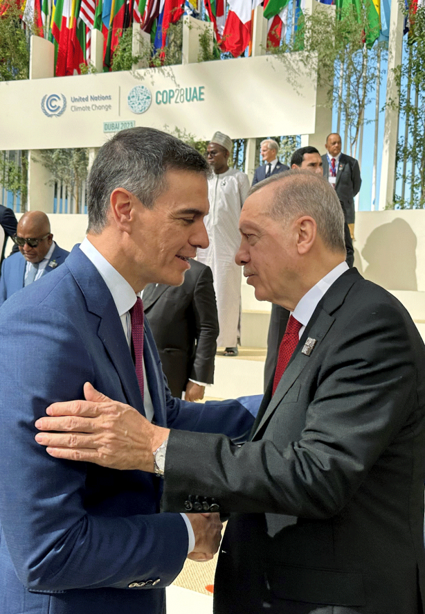 Foto - Dünyanın konuştuğu lidere Erdoğan'dan yakın ilgi