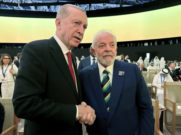 Foto - Dünyanın konuştuğu lidere Erdoğan'dan yakın ilgi