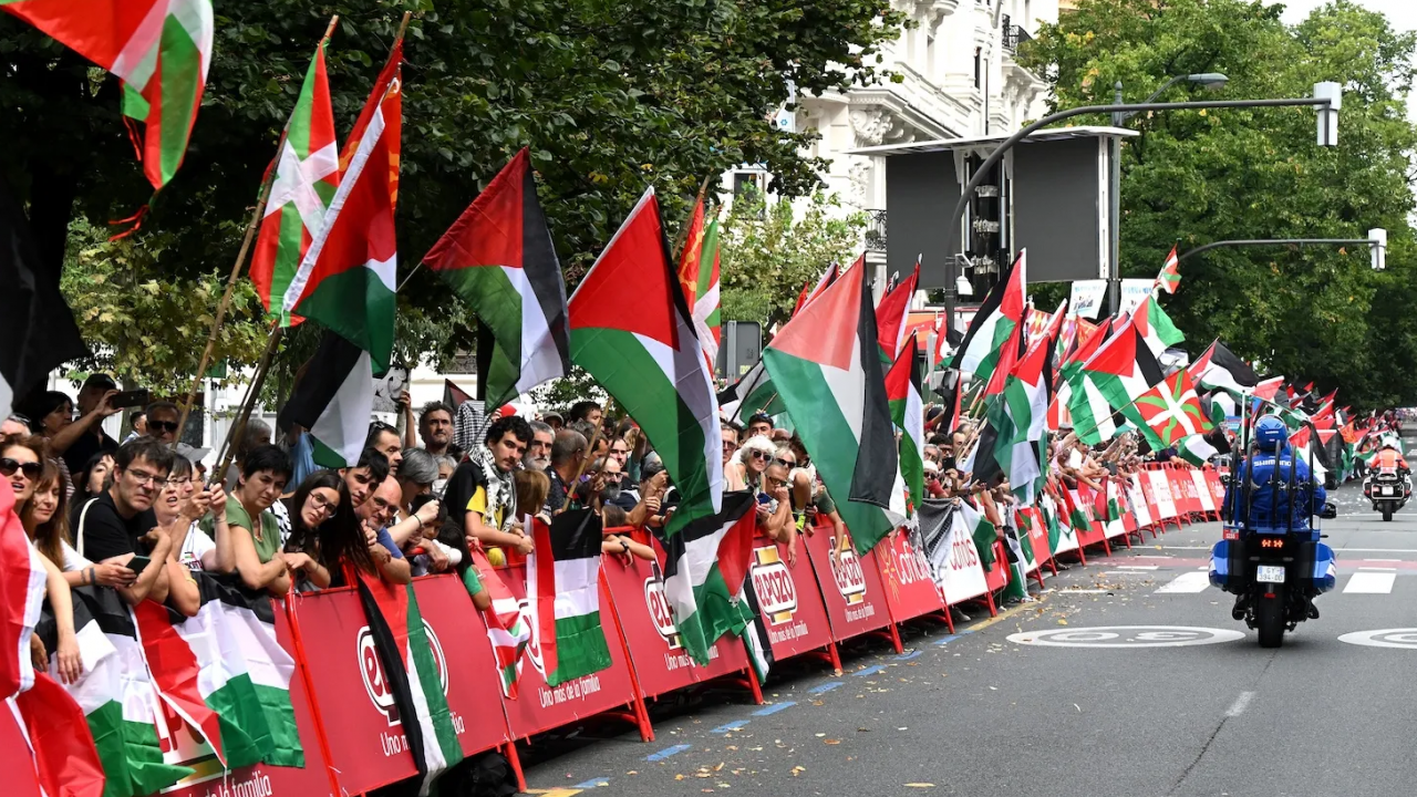 Foto - Dünyanın konuştuğu yarışta Filistin protestosu! 'Herkes için gurur kaynağı'