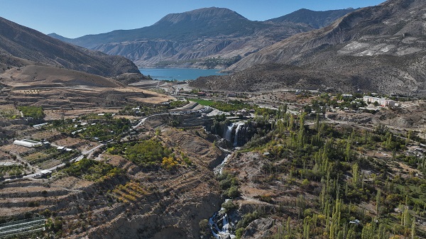 Foto - Dünyanın sayılı güzelliklerinden: Tortum Şelalesi