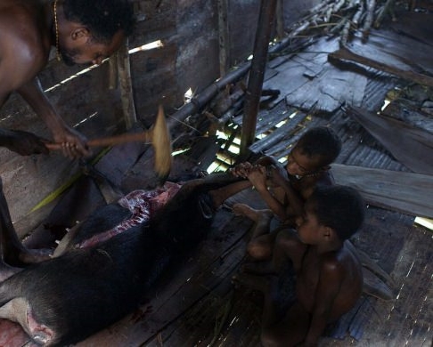 Foto - Dünyanın son yamyam kabilesi