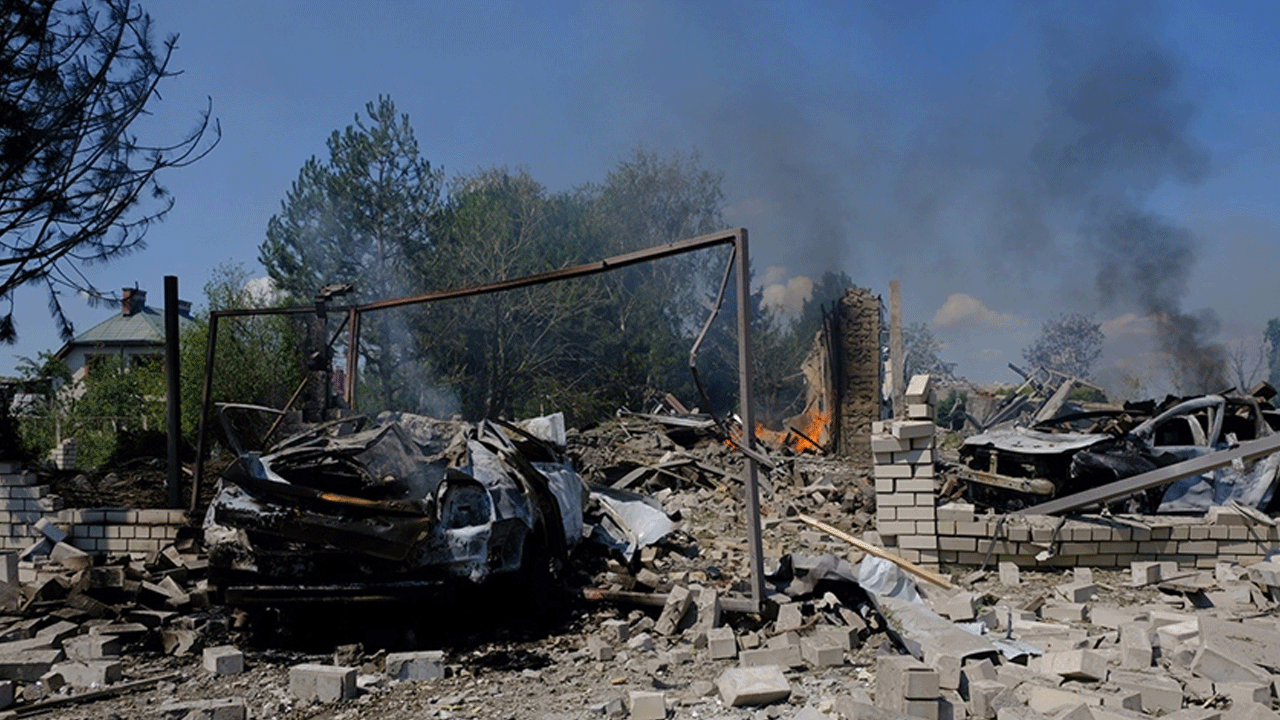 Foto - Dünyaya böyle servis edildi: Askeri tesisleri vurduk