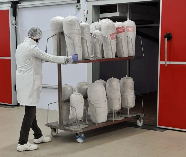 Foto - Dünyaya döner ihraç eden firmada skandal! Peçete, kemik ve yabancı madde: Soruşturma başlatıldı