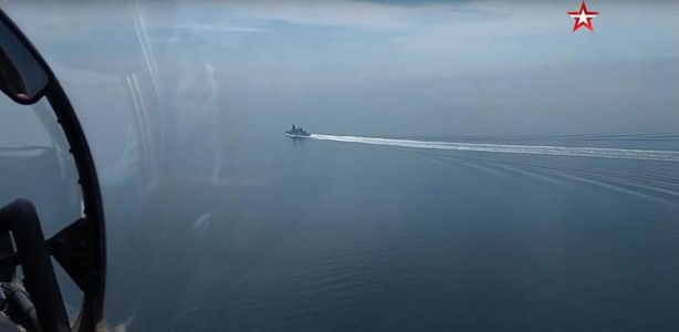 Foto - Dünyaya ‘son dakika’ olarak duyuruldu! Açıklama yaptılar… Rusya Karadeniz’de gemilere ateş açtı