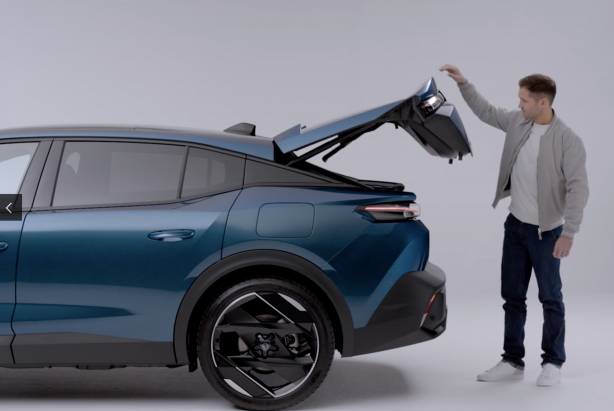 Foto - Dünyaya tanıtıldı! Elektrikli ürün gamını zirveye taşıyan Peugeot’dan yeni E-408 atağı! Türkiye’ye ne zaman geliyor?