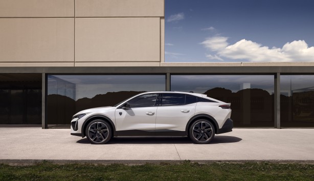 Foto - Dünyaya tanıtıldı! Elektrikli ürün gamını zirveye taşıyan Peugeot’dan yeni E-408 atağı! Türkiye’ye ne zaman geliyor?